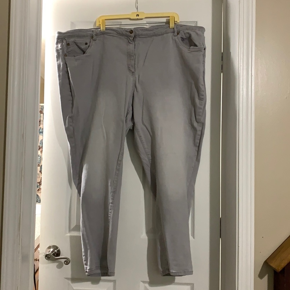 Woman within Jean pants. 32W